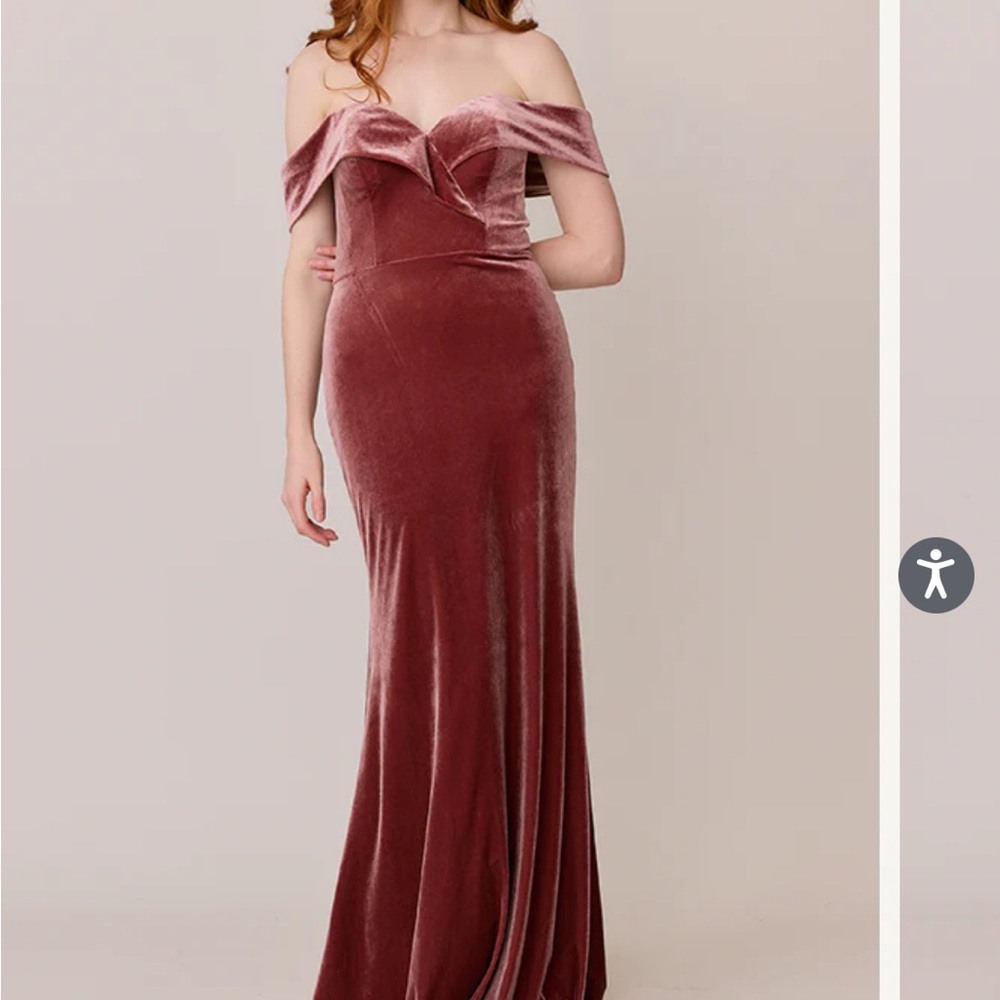 Revelry Dakota Velvet dress in the color Terracotta. Size 4
